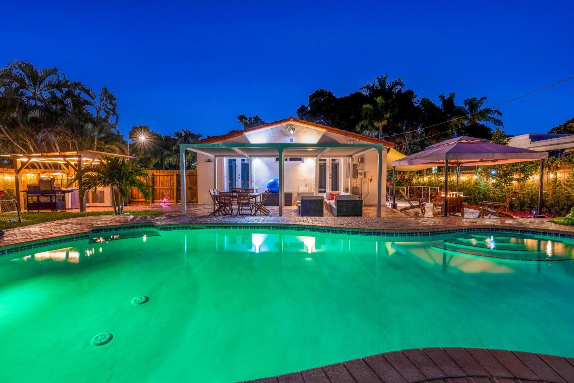 Coastal Paradise 7 Min To Beach With Game Room Mini Golf And Heated Pool 好莱坞 外观 照片